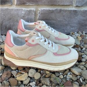 NWOT Madewell Kickoff Trainers